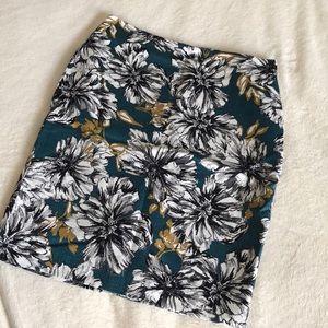 Ann Taylor Pencil skirt size 4
